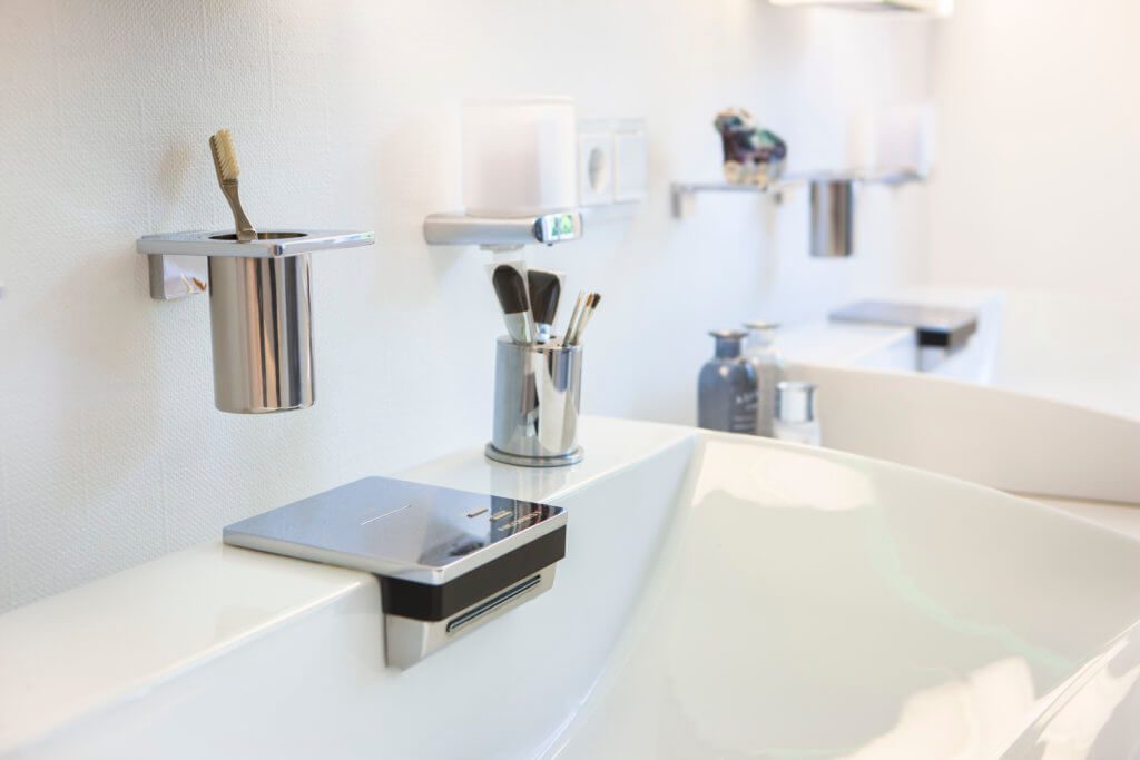 Luxus-Bad – Trendstudie: Badarchitektur-Purismus mit innovativer ... Luxus-Bad – Trendstudie: Badarchitektur-Purismus mit innovativer ...