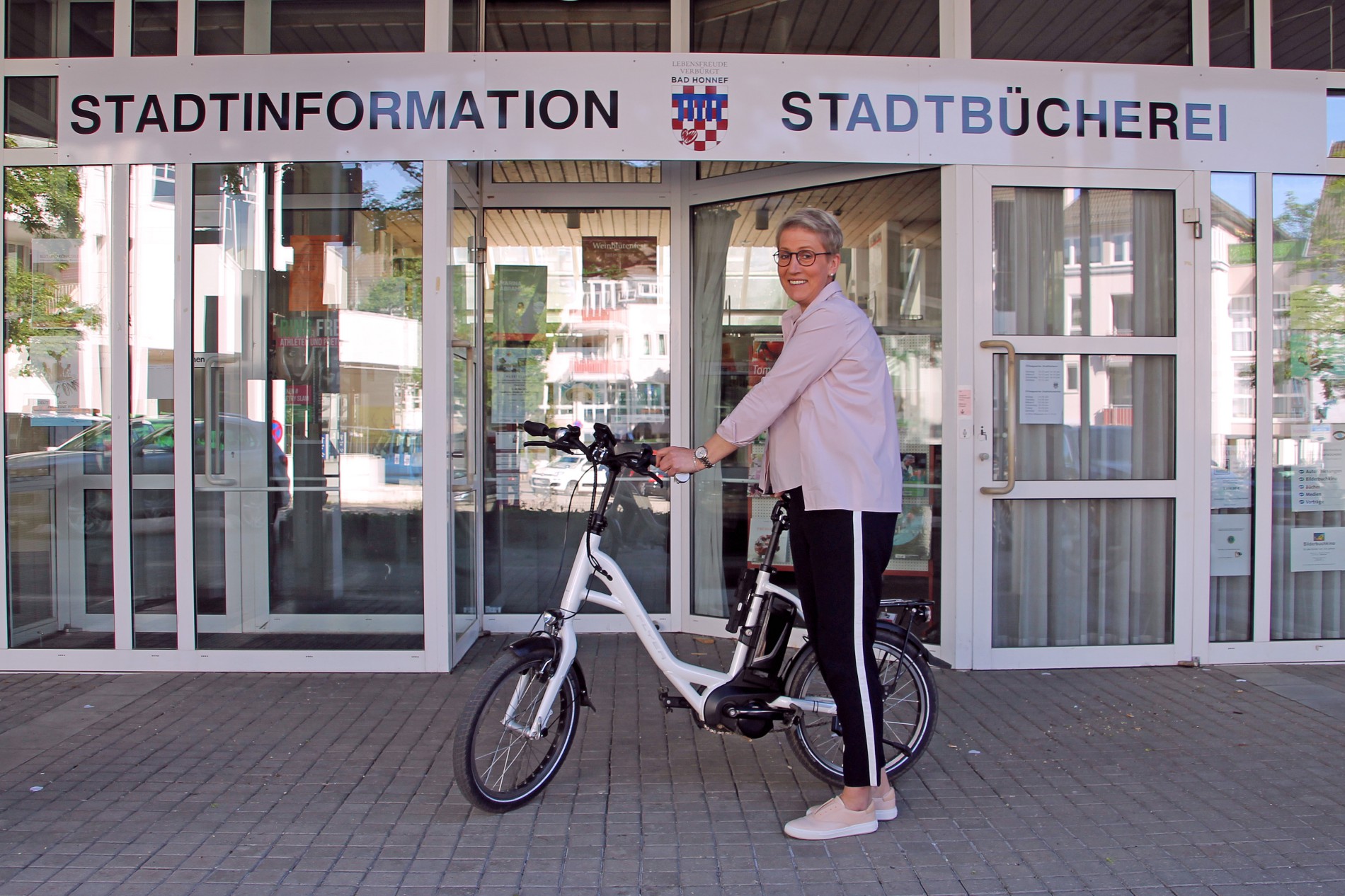 Stadtinformation verleiht E-Bikes